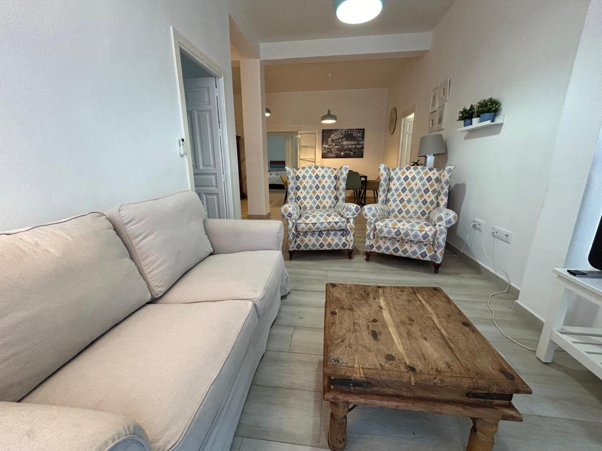 Acogedor Apt 8Pax 4Bdr 2Bth- Cozyhomesevilla2 Exterior photo