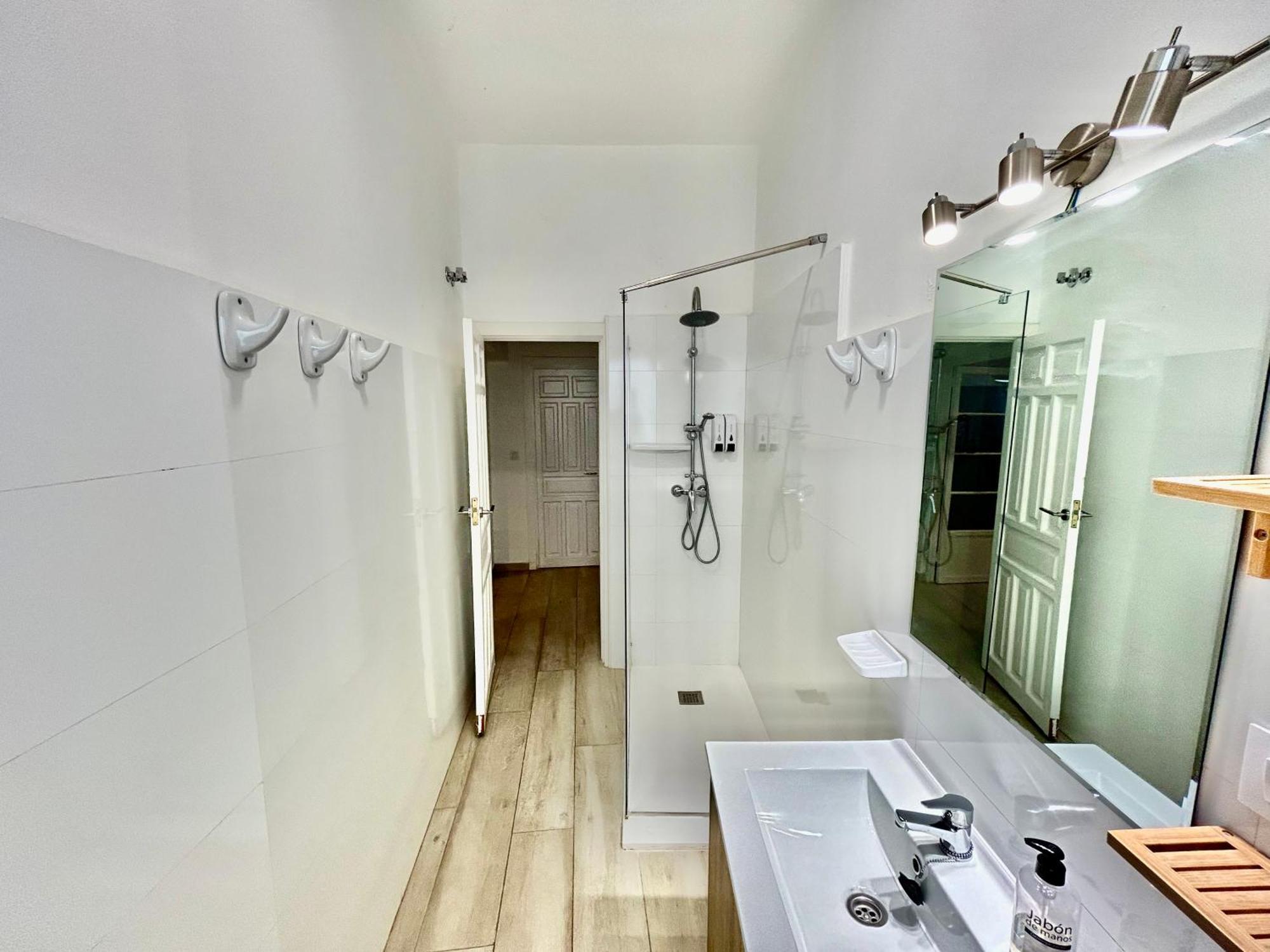 Acogedor Apt 8Pax 4Bdr 2Bth- Cozyhomesevilla2 Exterior photo
