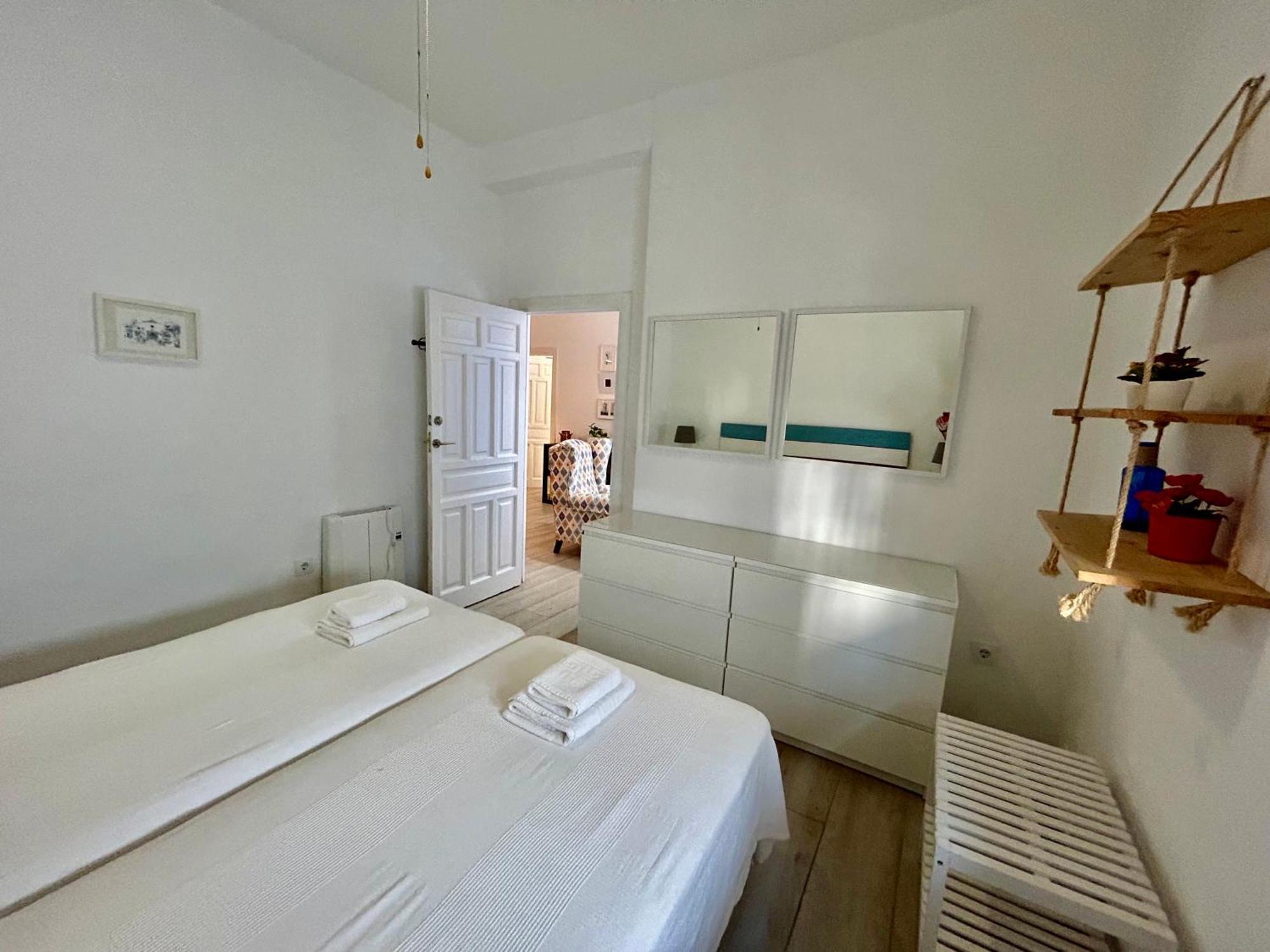 Acogedor Apt 8Pax 4Bdr 2Bth- Cozyhomesevilla2 Exterior photo